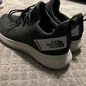 North Face Surge Highgate Men’s Black 11 Shoe